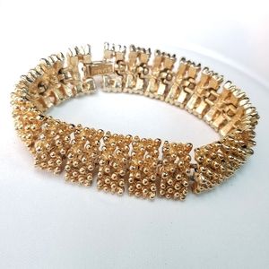 Sarah Coventry signed vintage  bracelet